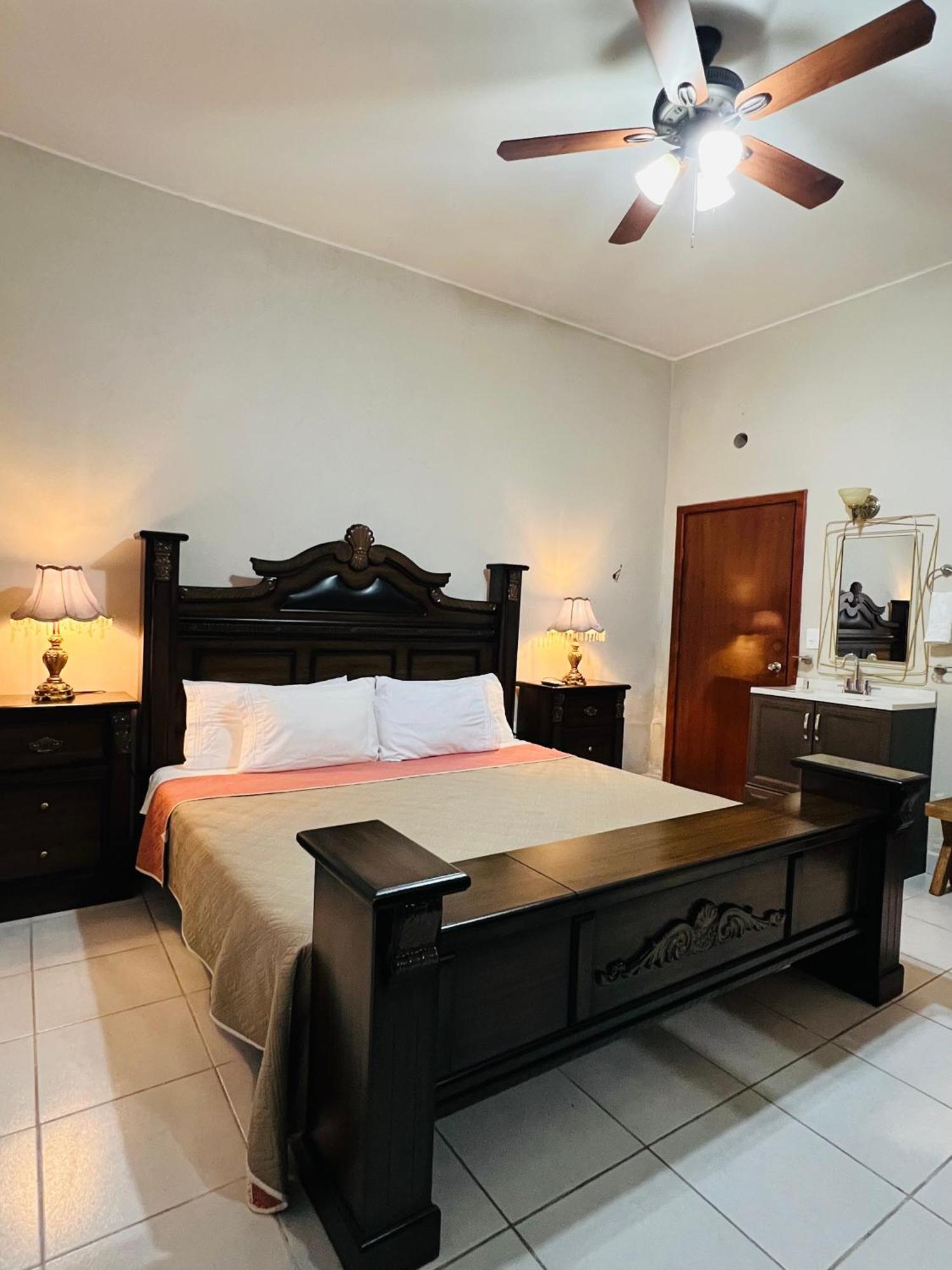 Hosteria Casa Marquez レオン エクステリア 写真